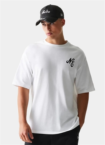 New Era Blommig grafisk oversized T-shirt